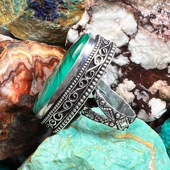 Malachite size 6.5 ring (Z-6) - Picture 3 of 9